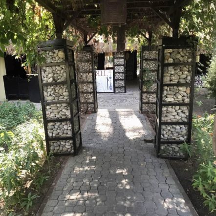 столб из габионов