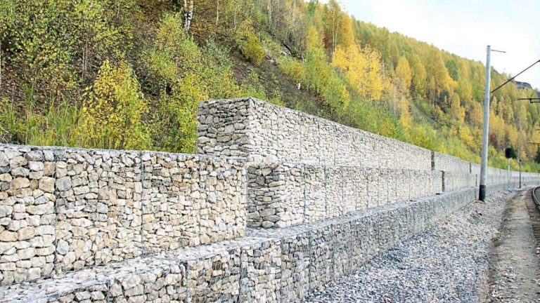 Укрепление железнодорожных путей габионами