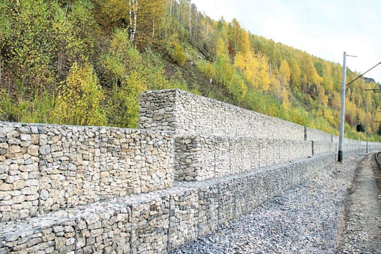 Укрепление железнодорожных путей габионами